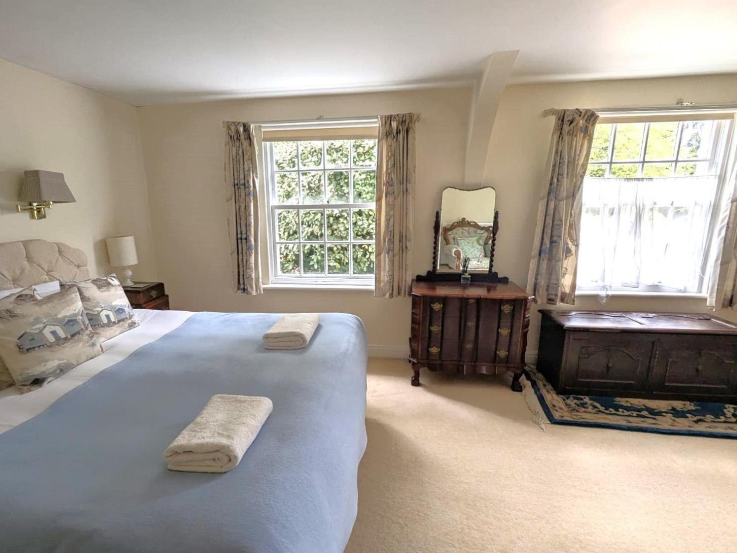 Georgian 2 Bedroom Apartment In Chichester With Free Parking - Chichester Holiday Properties מראה חיצוני תמונה